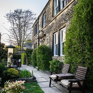 Shibden Hall View Bed and breakfast
